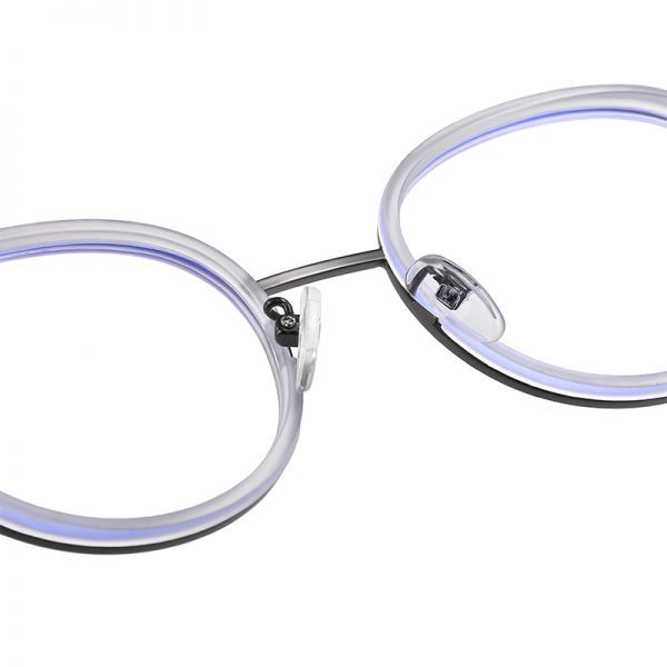 مقطع على النظاراتFW8A8362